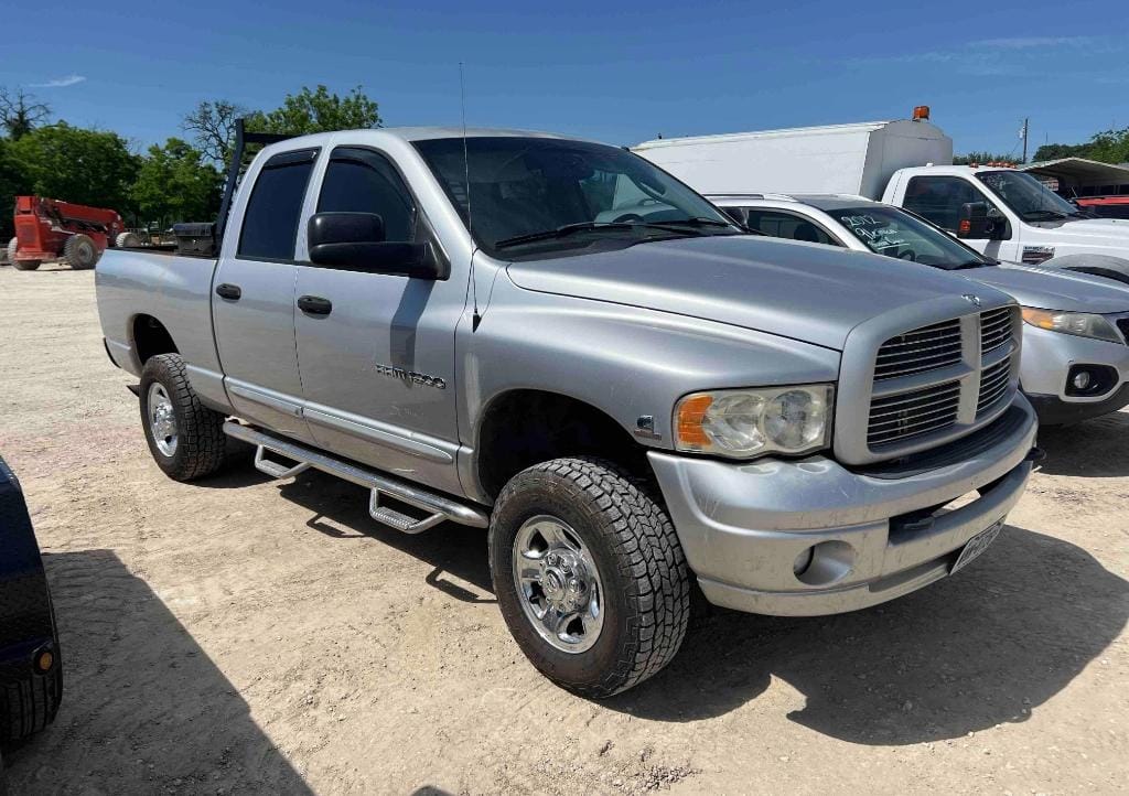 2005 Dodge Ram 2500 Equipment Image0
