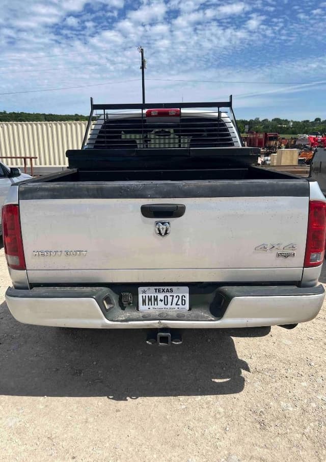 Image of Dodge Ram 2500 equipment image 4