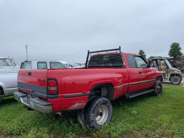 Image of Dodge Ram 3500 equipment image 2