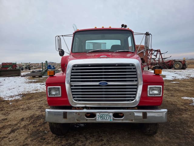 Image of Ford L9000 equipment image 3