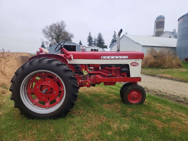 Image of Farmall 460 equipment image 1