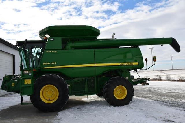 Image of John Deere 9670 STS equipment image 4