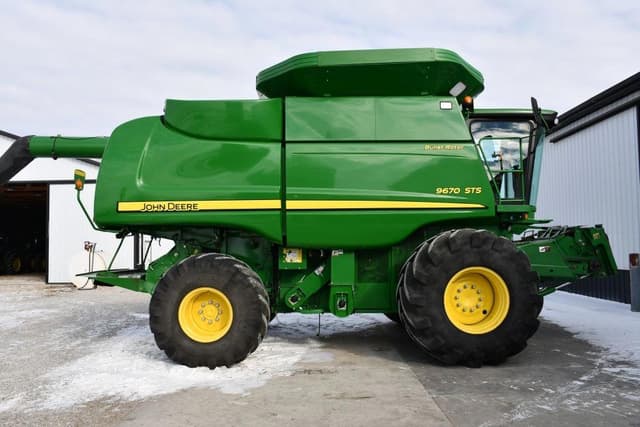 Image of John Deere 9670 STS equipment image 1