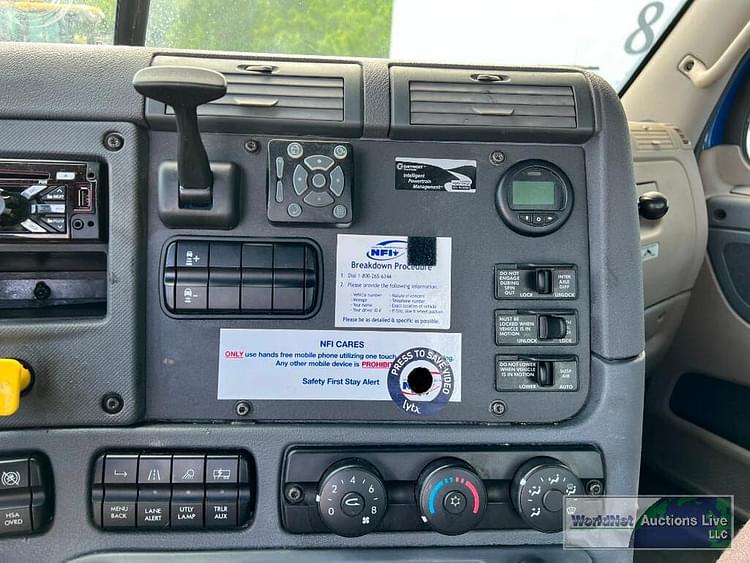Main image Freightliner Cascadia 113 17