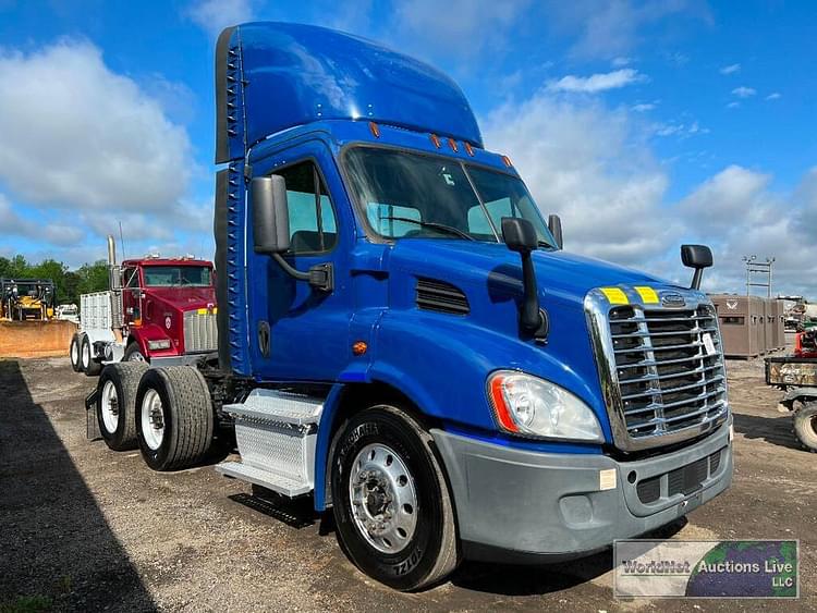 Main image Freightliner Cascadia 113 3
