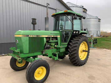 Main image John Deere 4240