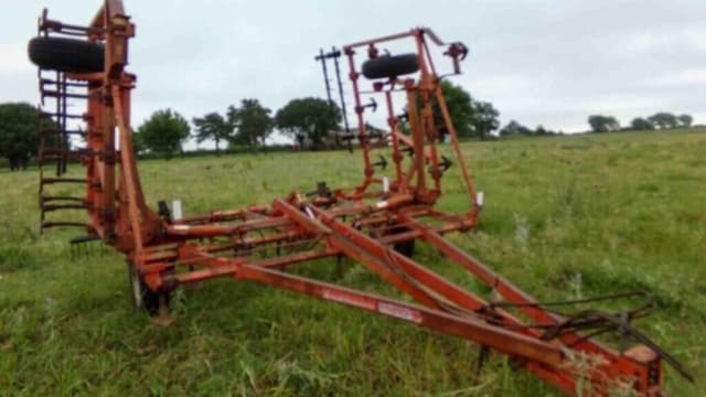 Image of Allis Chalmers 1300 equipment image 4
