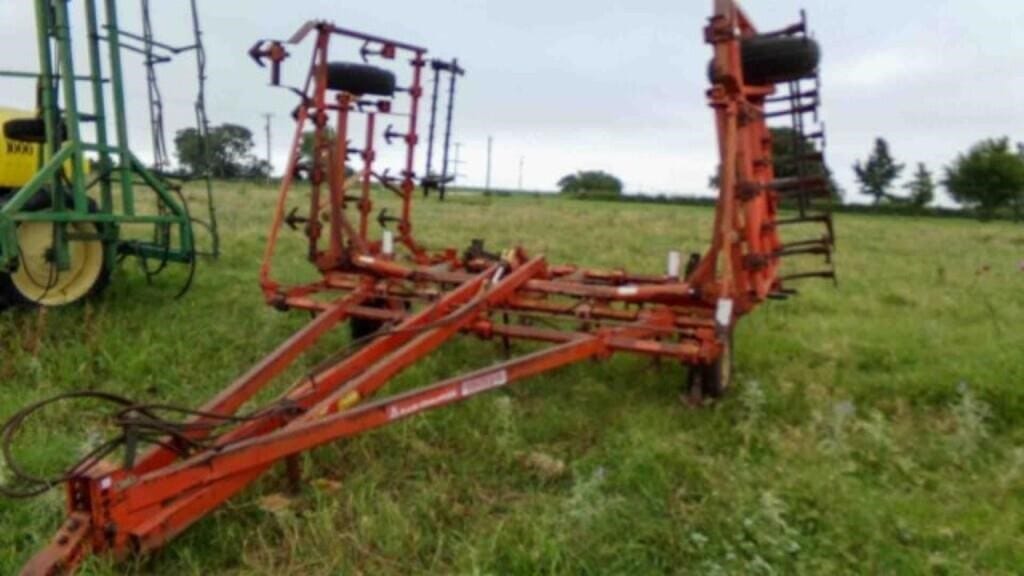 Allis Chalmers 1300 Equipment Image0