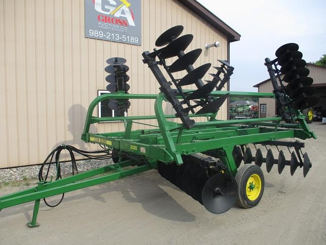 Image of John Deere 230 equipment image 2