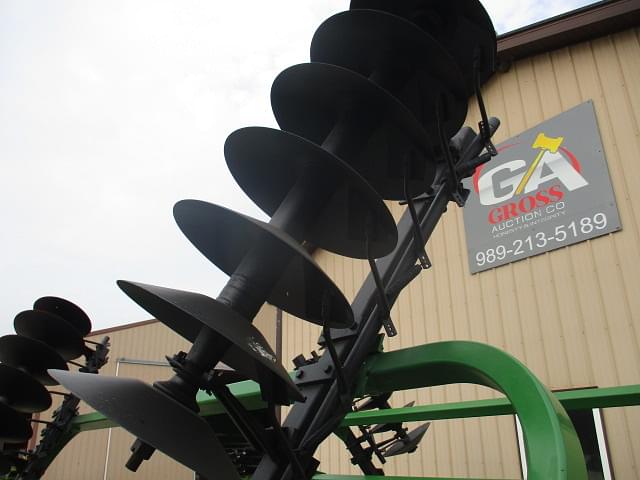 Image of John Deere 230 equipment image 1