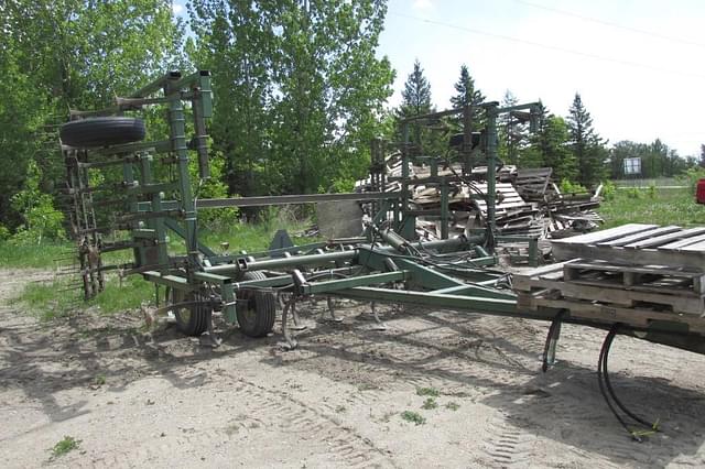 Image of John Deere 1000 equipment image 2