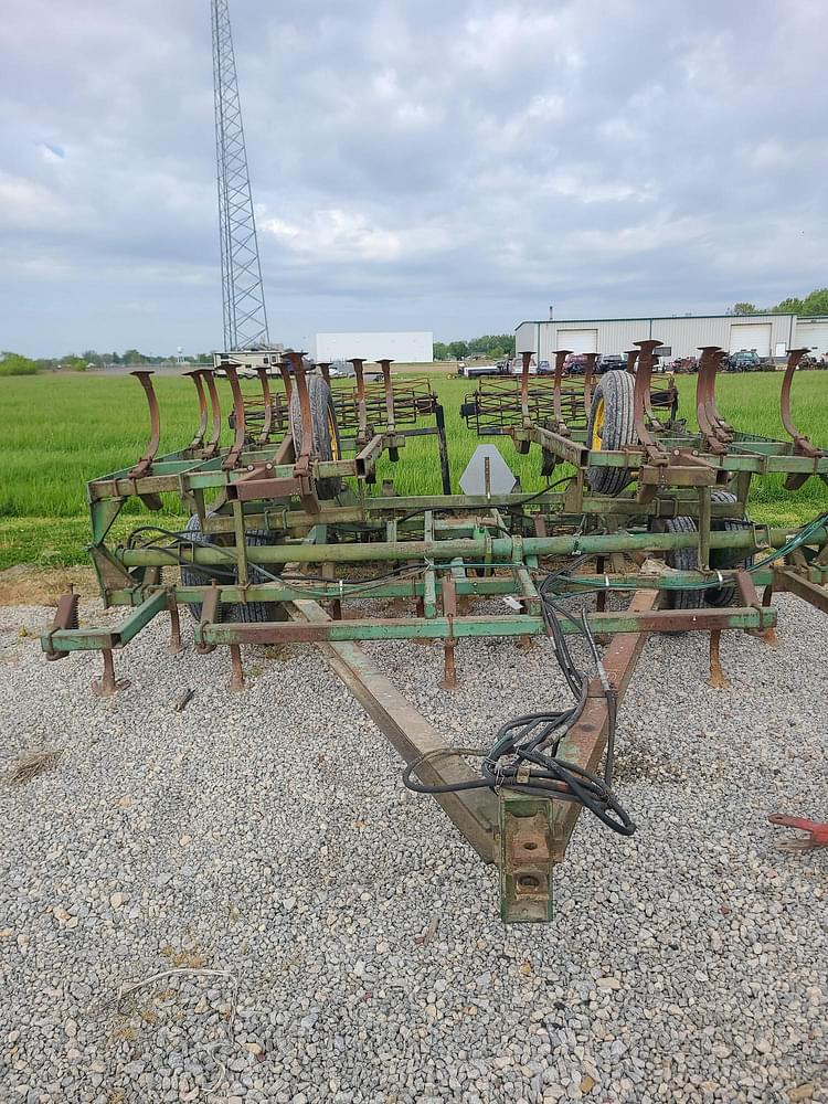 Main image John Deere 1010 1