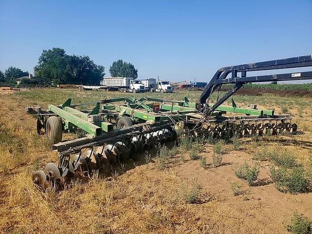 Image of John Deere 650 equipment image 3