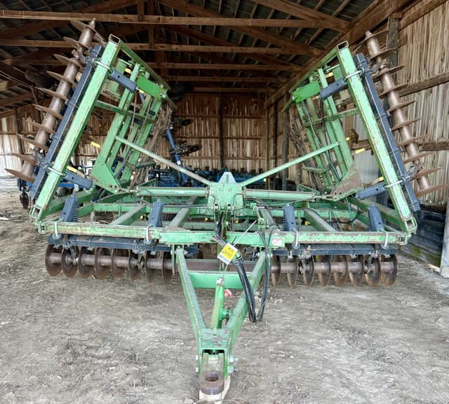 Image of John Deere 724 equipment image 2