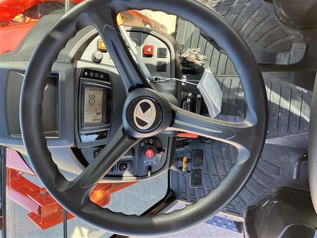 Image of Kubota LX2620HSDC equipment image 3