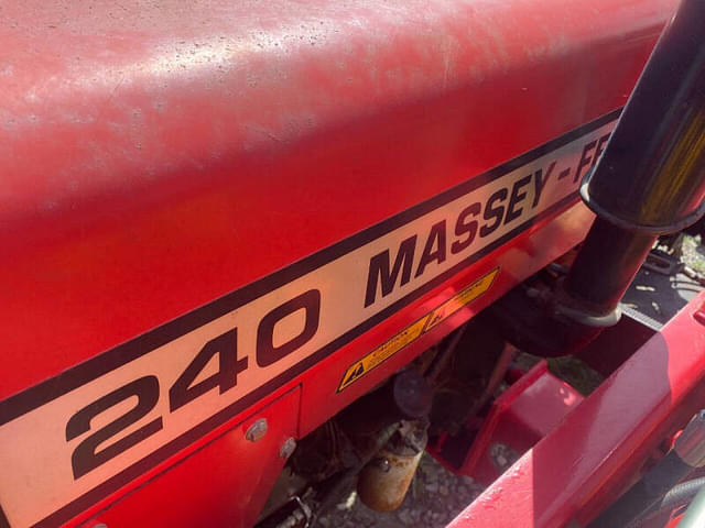 Image of Massey Ferguson 240 equipment image 3