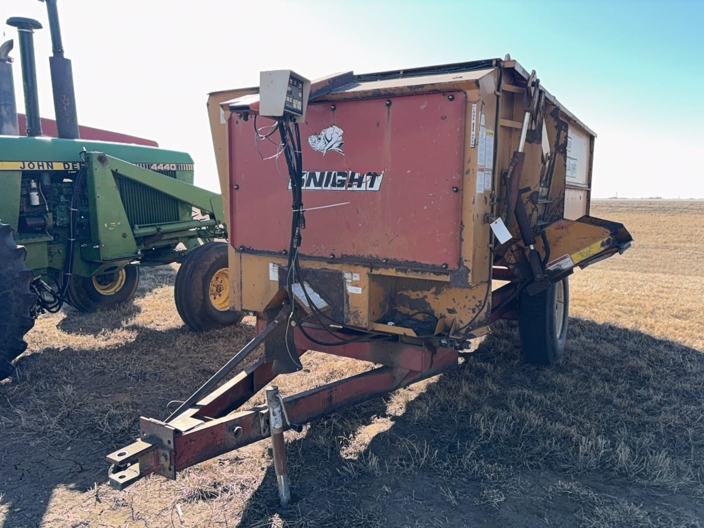 Knight 3300 Equipment Image0