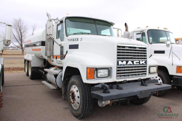 Image of Mack CHU613 equipment image 1