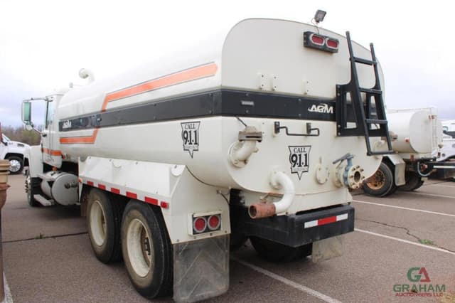 Image of Mack CHU613 equipment image 3