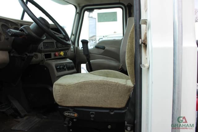 Image of Mack CHU613 equipment image 4