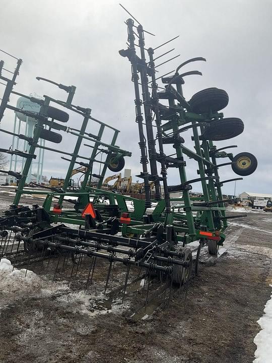 Image of John Deere 2410 equipment image 3