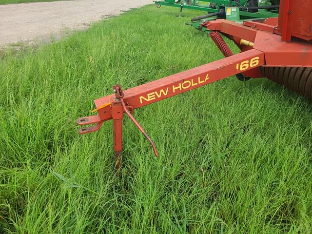 Image of New Holland 166 equipment image 4