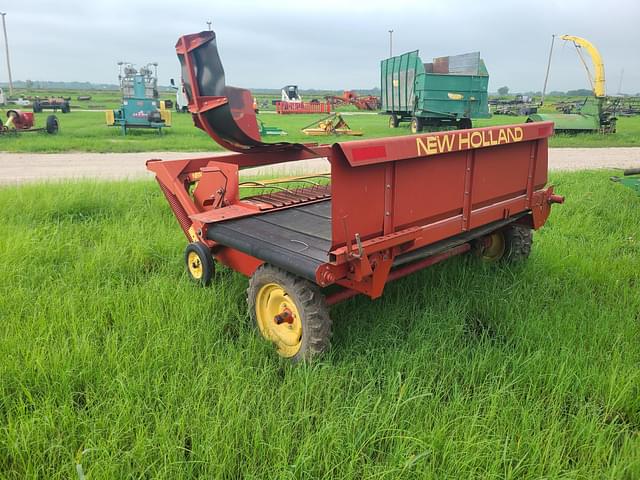 Image of New Holland 166 equipment image 2