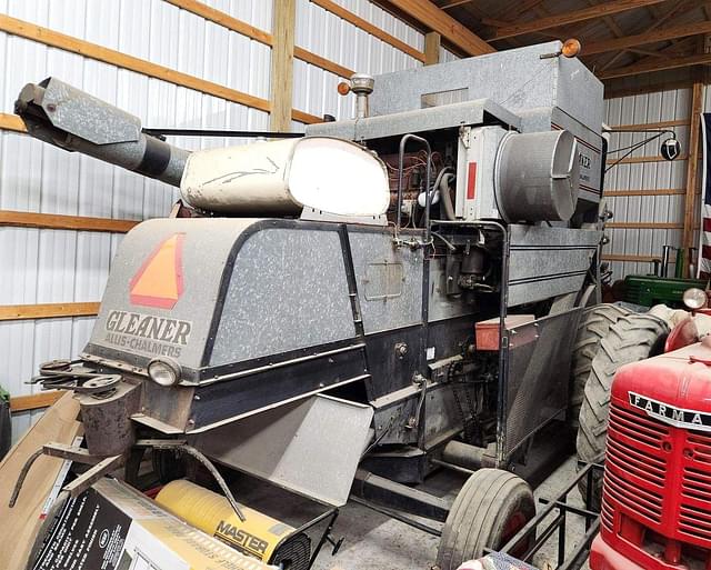 Image of Gleaner K equipment image 4