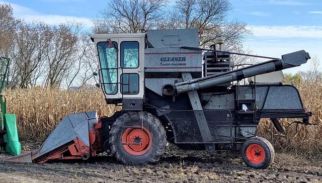 Image of Gleaner K equipment image 2