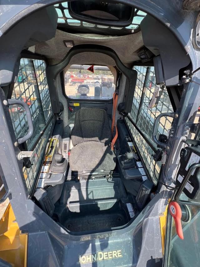 Image of John Deere 330G equipment image 3