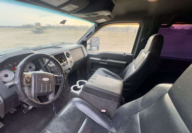 Image of Ford F-250 equipment image 4