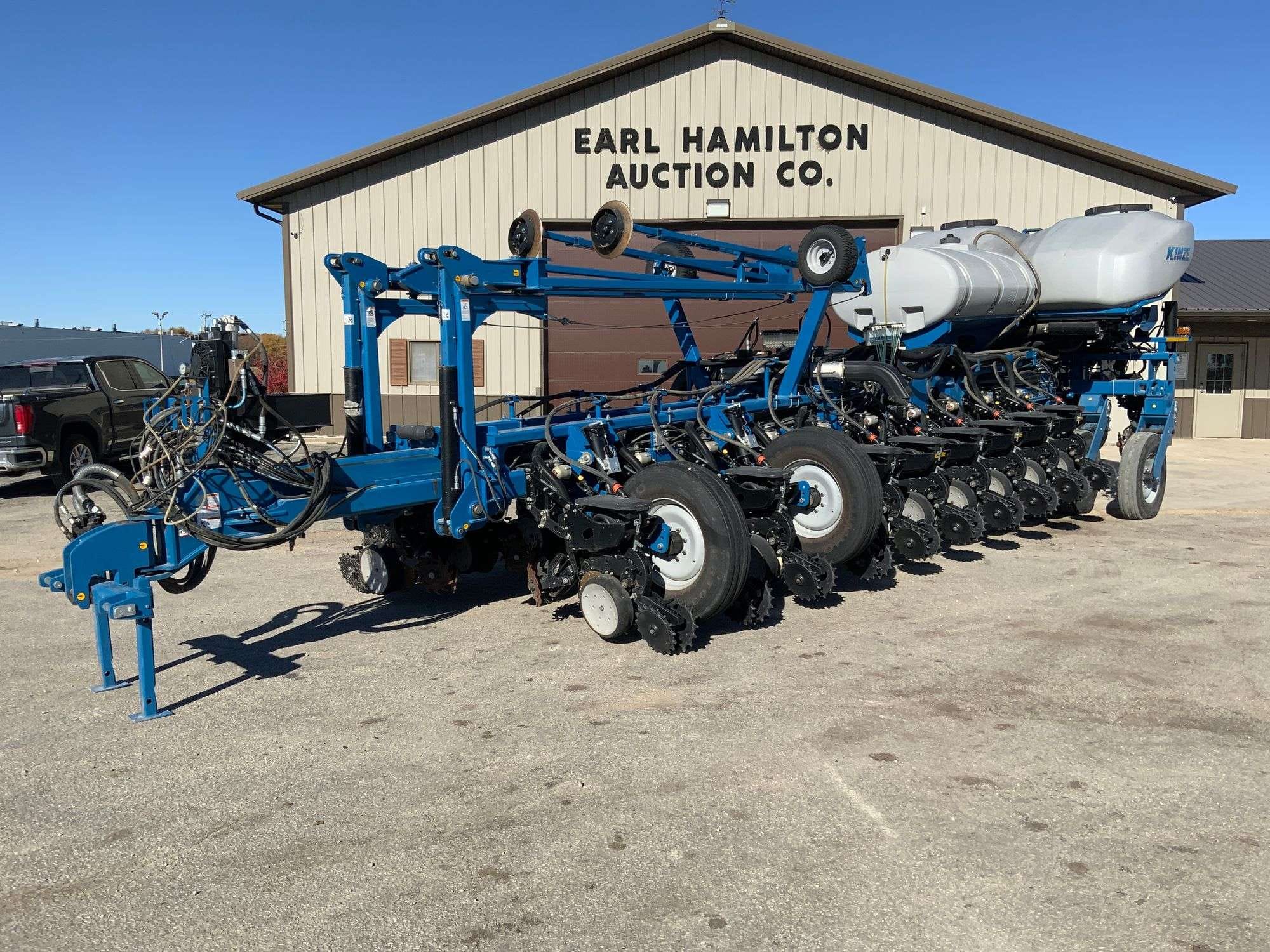 2014 Kinze 4900 Equipment Image0