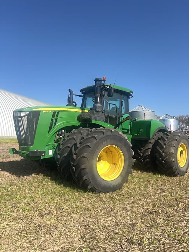 Image of John Deere 9520R equipment image 2