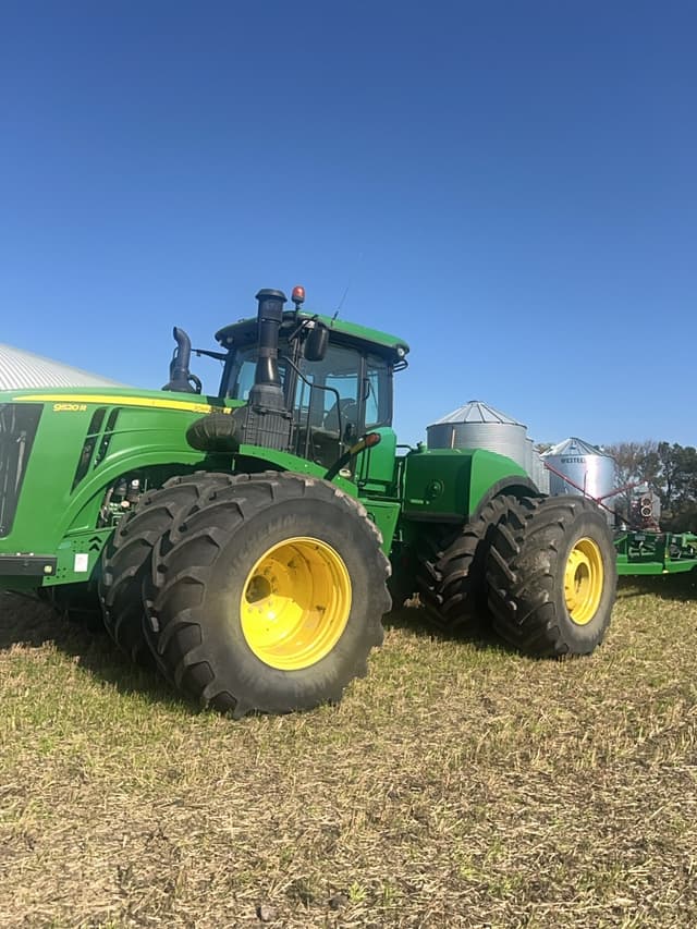 Image of John Deere 9520R equipment image 3