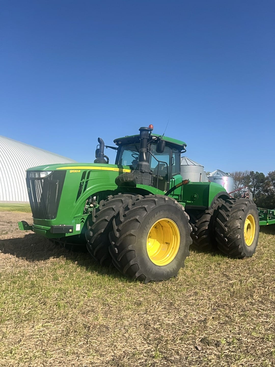2016 John Deere 9520R Equipment Image0