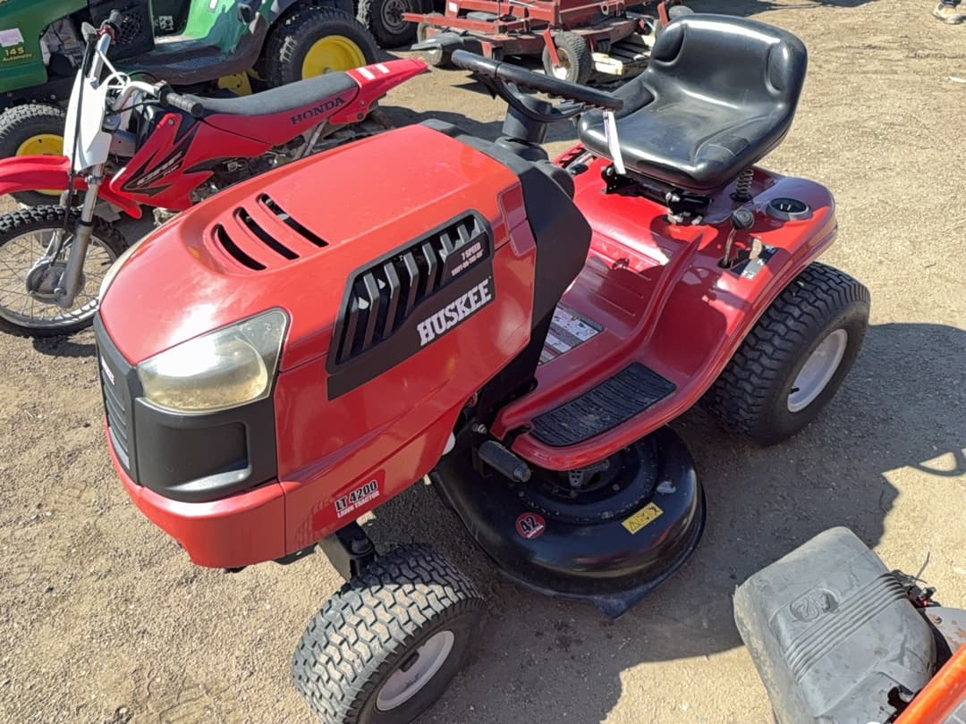 Image of Huskee LT4200 Primary image