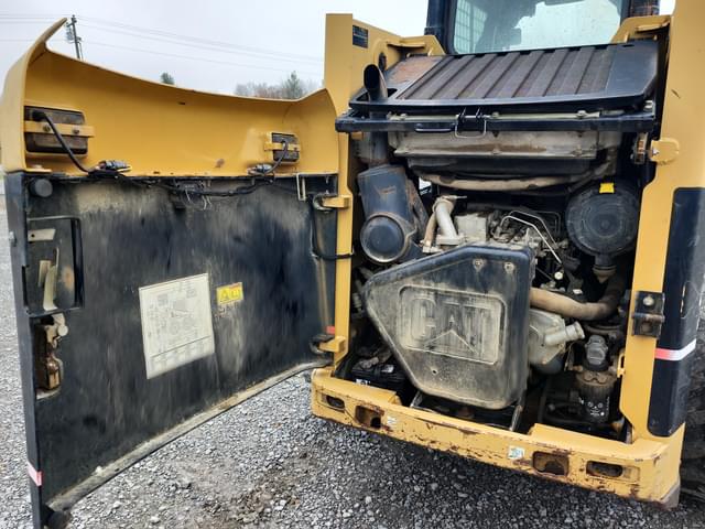 Image of Caterpillar 246B equipment image 4