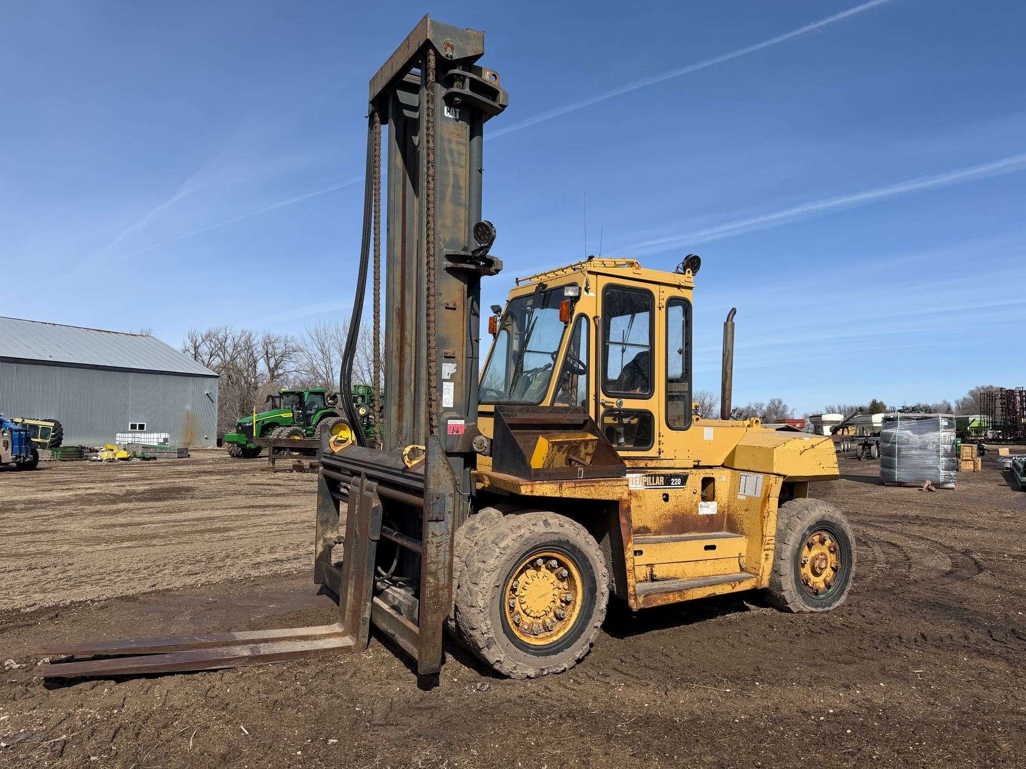 Caterpillar DP100 Equipment Image0