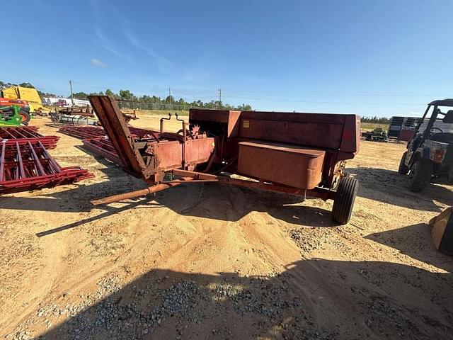 Image of New Holland Hayliner 315 equipment image 3