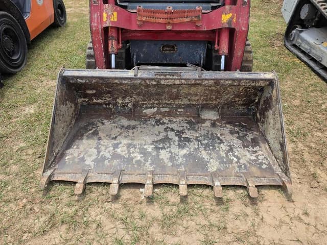 Image of Takeuchi TL8R2 equipment image 4