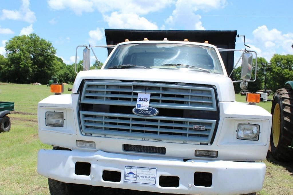 Image of Ford F-750 Primary image