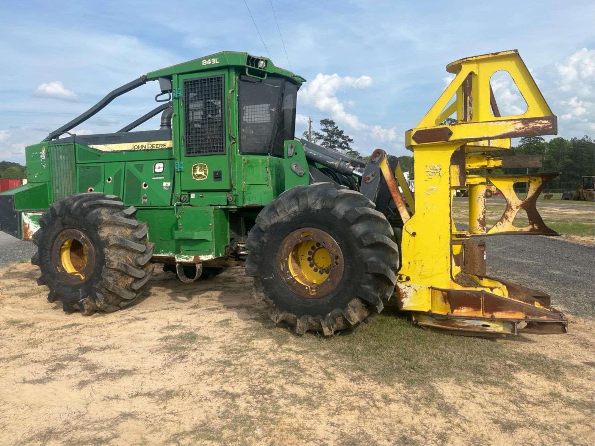 2018 John Deere 843L Equipment Image0