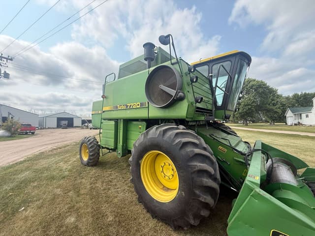 Image of John Deere Turbo 7720 equipment image 2