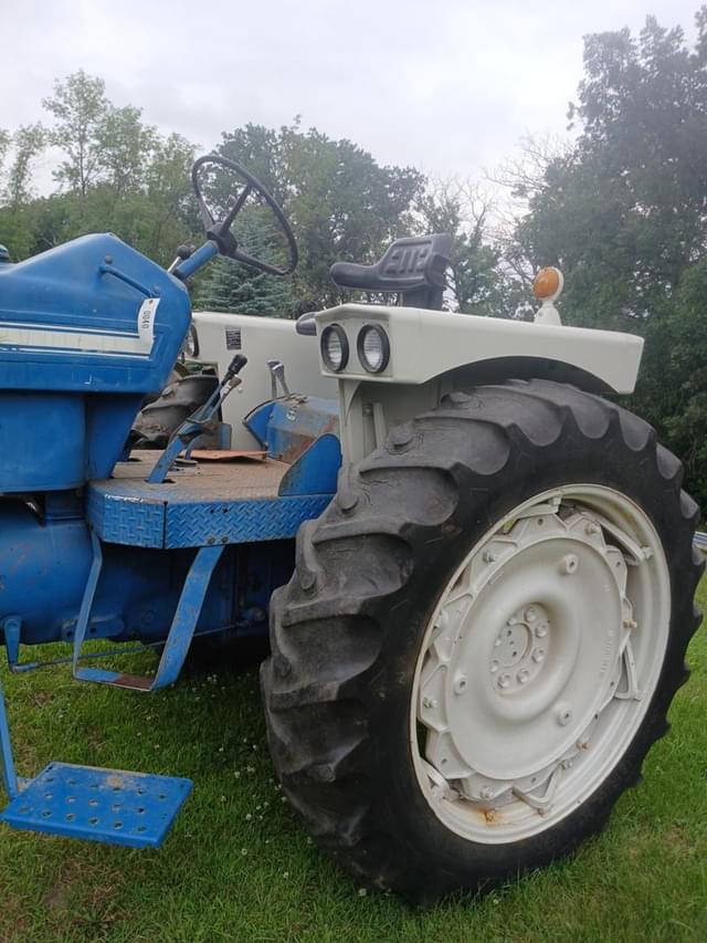 Image of Ford 5000 equipment image 3