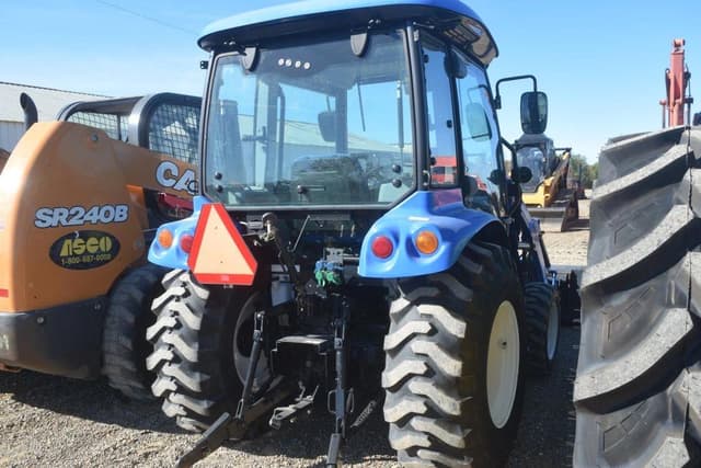 Image of New Holland Boomer 37 equipment image 2