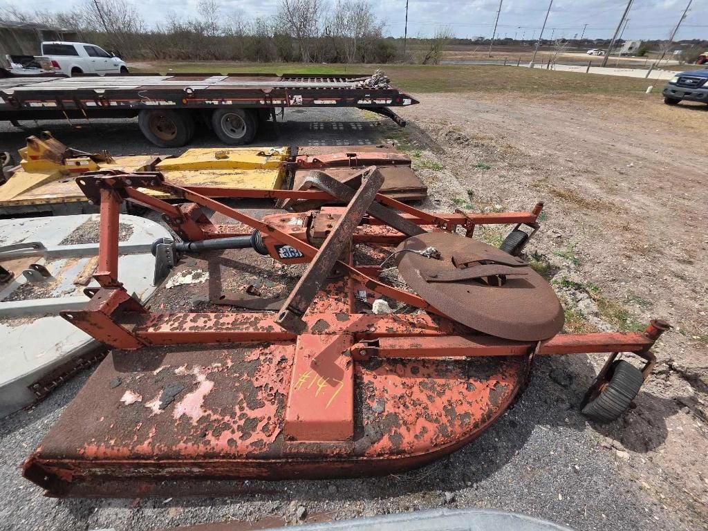 Rhino 484 Equipment Image0