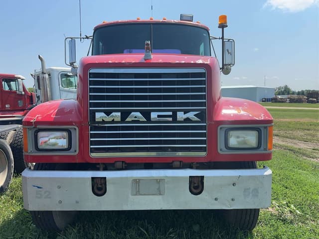 Image of Mack CH613 equipment image 1