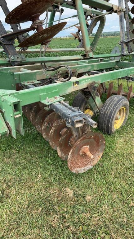 Image of John Deere 235 equipment image 3