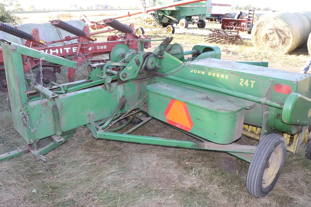 Image of John Deere 24T Image 1