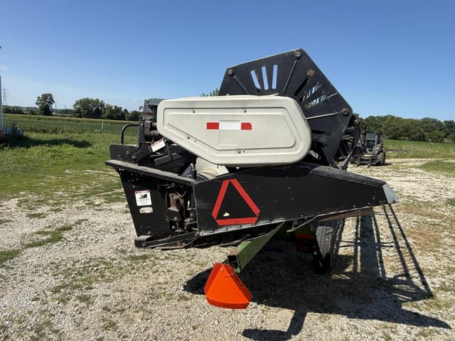 Image of Gleaner 525 equipment image 2